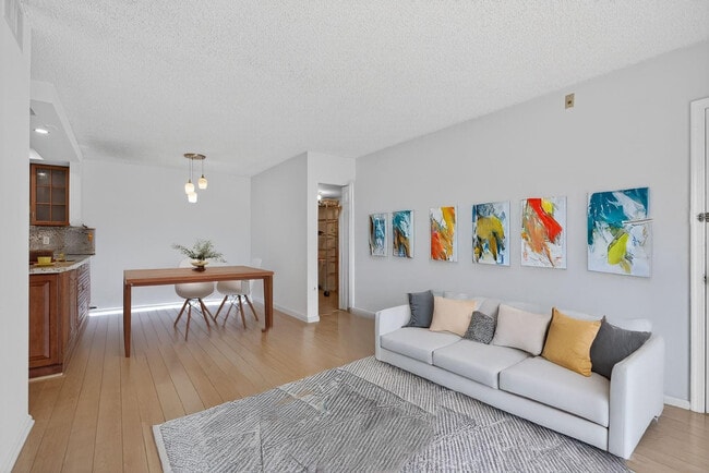 Building Photo - 130 Cypress Club Dr Unit 307