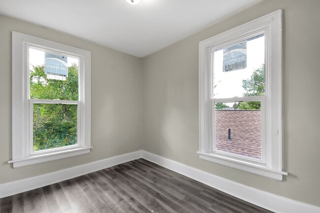 Photo - 1576-1578 Arlington Ave Apartment Unit 1576