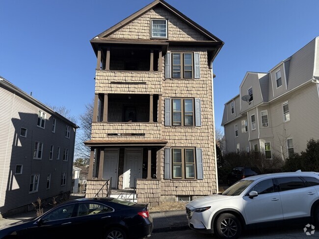 Building Photo - 3 Hillside St Unit 3 Rental