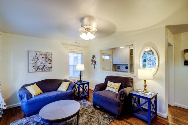 Photo - 620 Penguin St