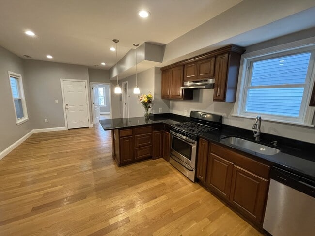 Photo - 195 Condor St Unit 2