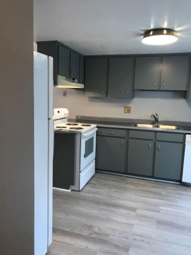 Photo - 297 Monroe Pl