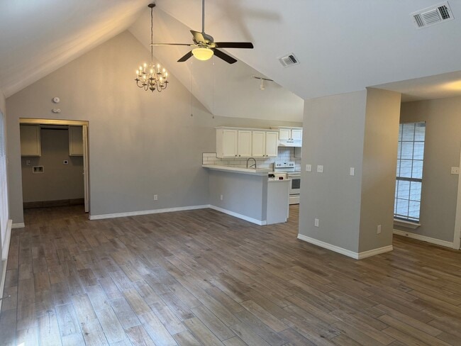 Photo - 12711 Woodcreek Dr