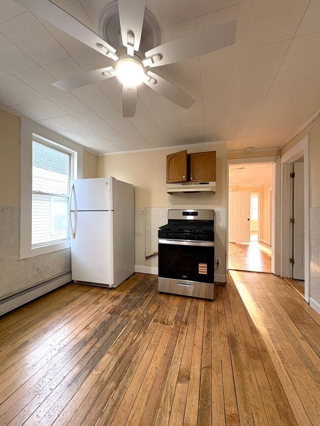 Photo - 21-27 Clare St, Lowell Unidad 21 Clare St, Lowell