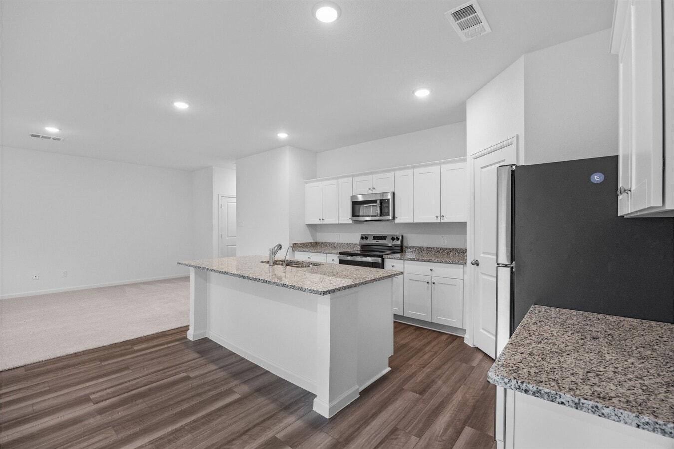 Photo - 612 Craven St