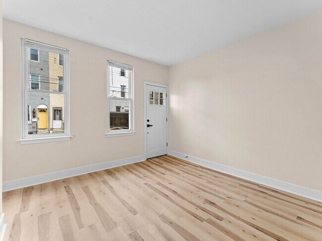 Photo - 2430 N 4th St