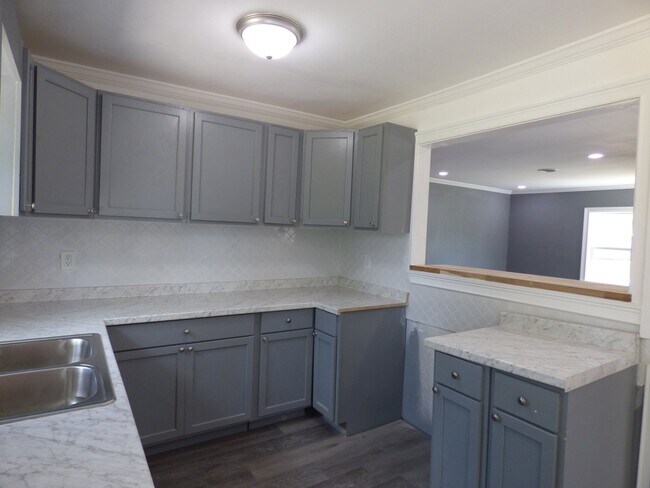 Photo - 1030 Clairmont Dr