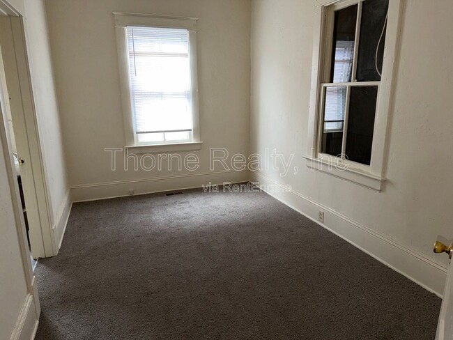 Photo - 614 S Howell St