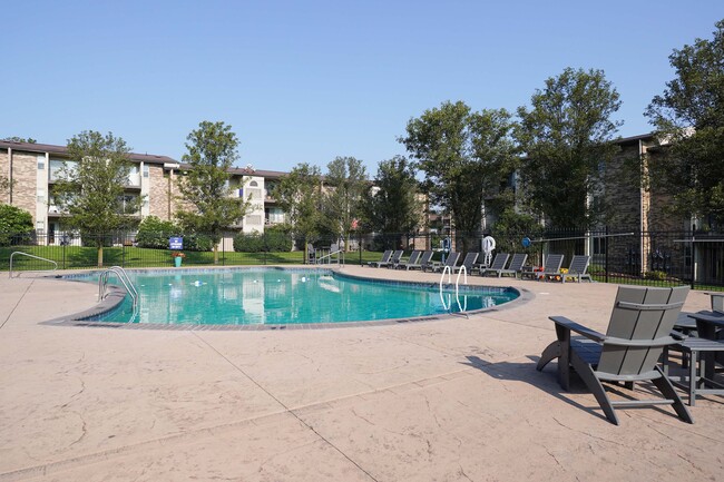 Swimming Pool - Hillcrest / Park Place Apartments