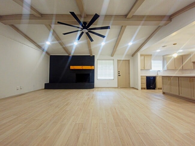 Photo - Honey I'm Home, 3 bedroom 2 Bath Newly Remodeled