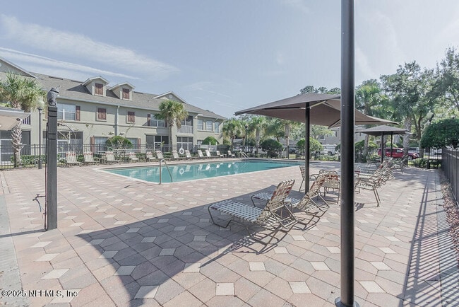 Photo - 3892 Summer Grove Way N