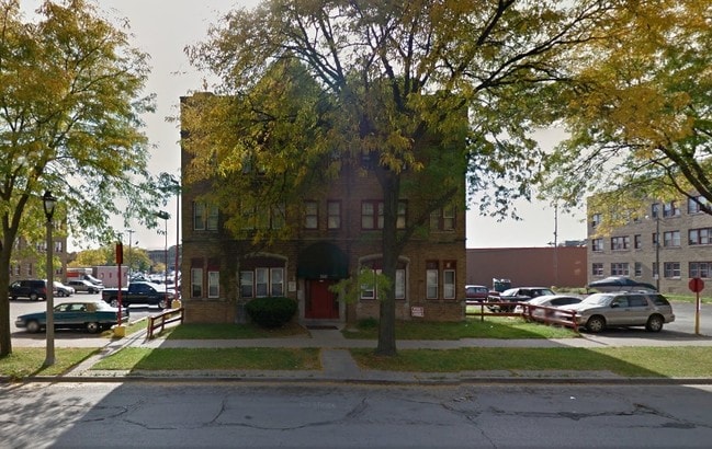 Photo - 2041 W Atkinson Ave Apartments