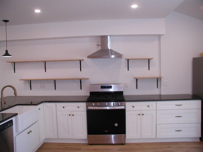 Photo - Beautiful 3 Bed - 1.5 Bath in Collingswood!