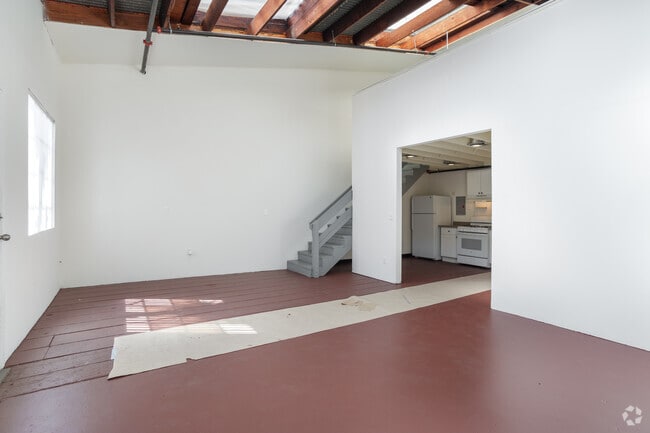 1BR, 1BA - 900SF - Living Area