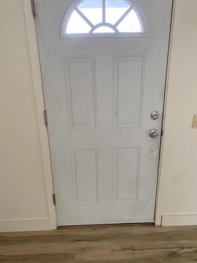 Photo - 2205 Oak Ave