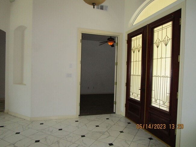 Photo - Seven Oaks Grand Island