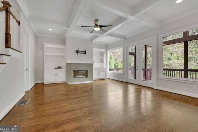 Photo - 3245 Lynwood Dr NE