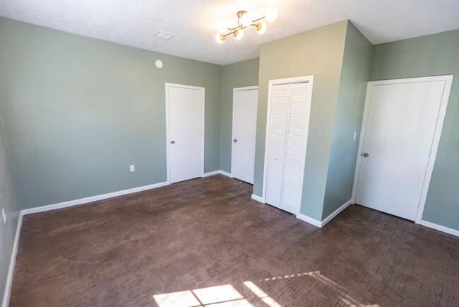 Photo - 304 Quigley St