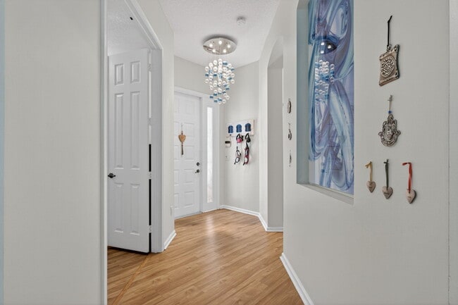 Photo - 6689 Southport Dr