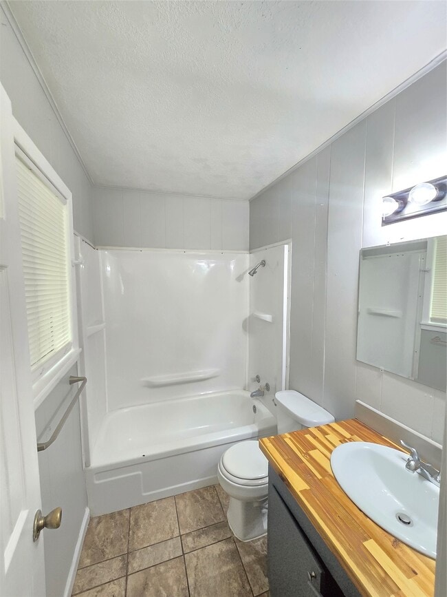 Photo - 509 Truman St