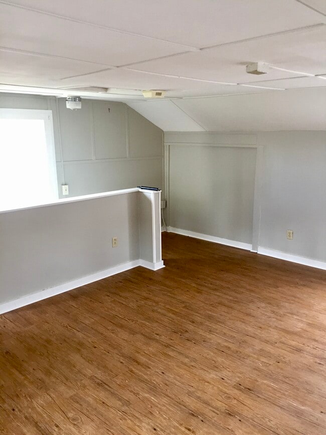 Photo - 409 N George St Unidad #6