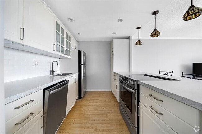 Building Photo - 2881 NE 33rd Ct Unit 6G Rental