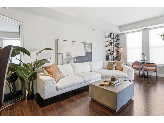 Photo - 545 N 1st St Unidad 400