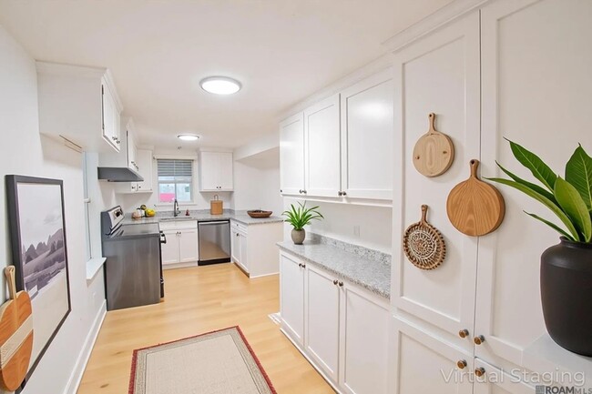 Photo - 30114 Oak St