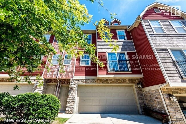 Photo - 2828 W Hillshire Dr Condo