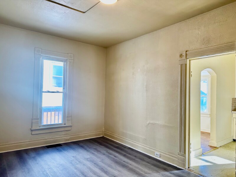 Photo - 647 W Lexington Ave Unit 1