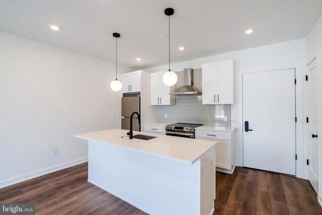 Photo - 5904 Germantown Ave Unit 202