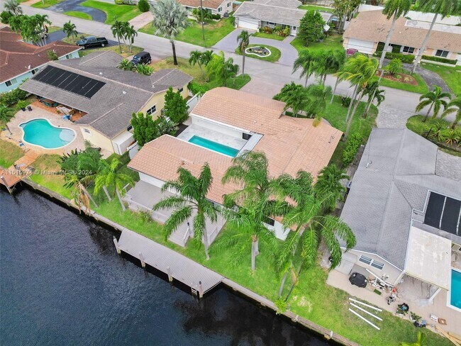 Photo - 1466 NE 55th St