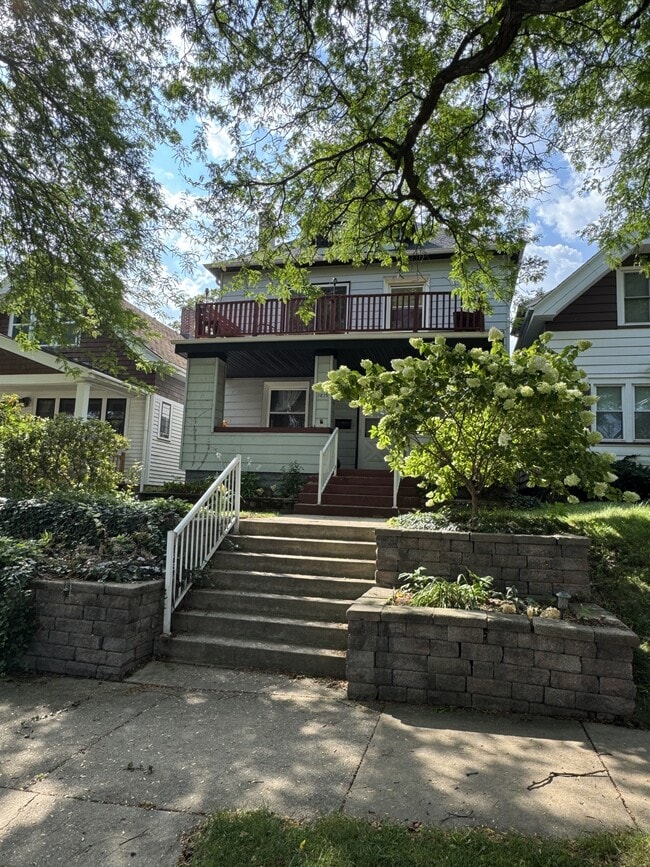 Building Photo - 1817 E Rusk Ave