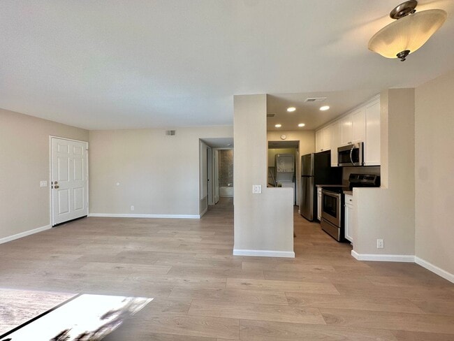 Newly Remodeled 2 Bedroom 2 Bath Near UTC ... - Newly Remodeled 2 Bedroom 2 Bath Near UTC ... Rental