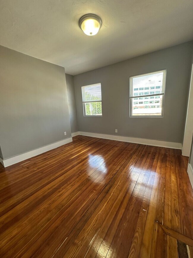 Photo - 82 Bragdon St Unit 3