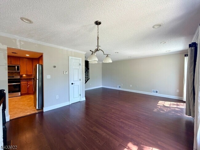Photo - 196 Sapphire Ln