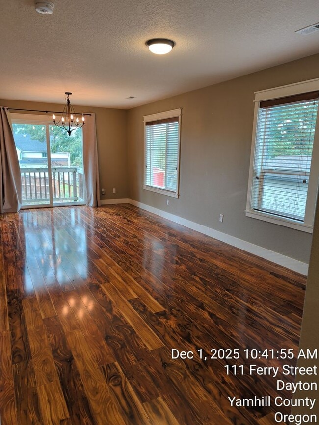 Photo - 111 Ferry St