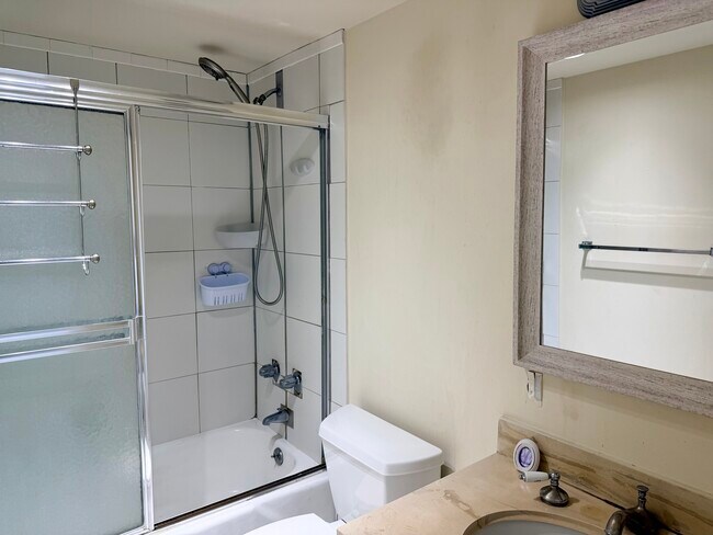 Baño - 1985 S Ocean Dr Unidad 10A