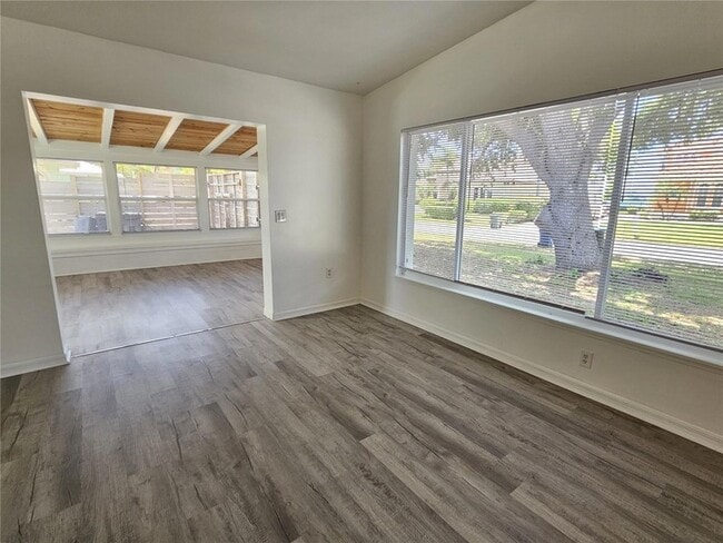 Photo - 341 Bayshore Dr