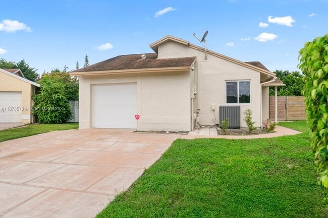 Building Photo - 11041 SW 11th Ct Rental