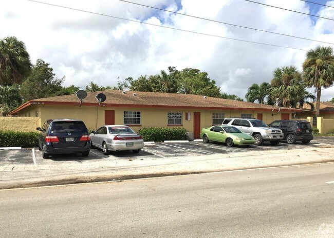Lake Success Apartments - Lake Success Apartments