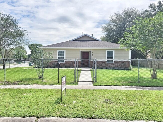 Photo - 601 Alvin St House