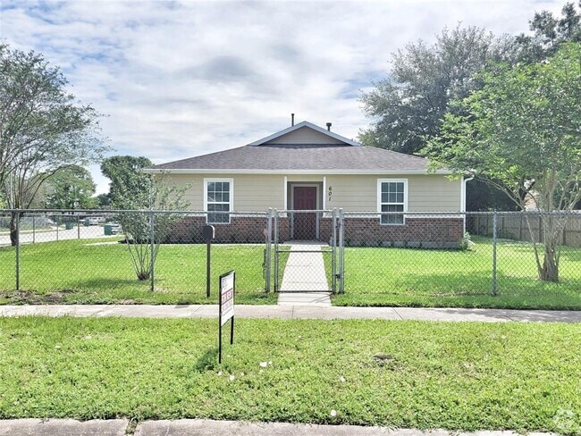 Building Photo - 601 Alvin St Rental
