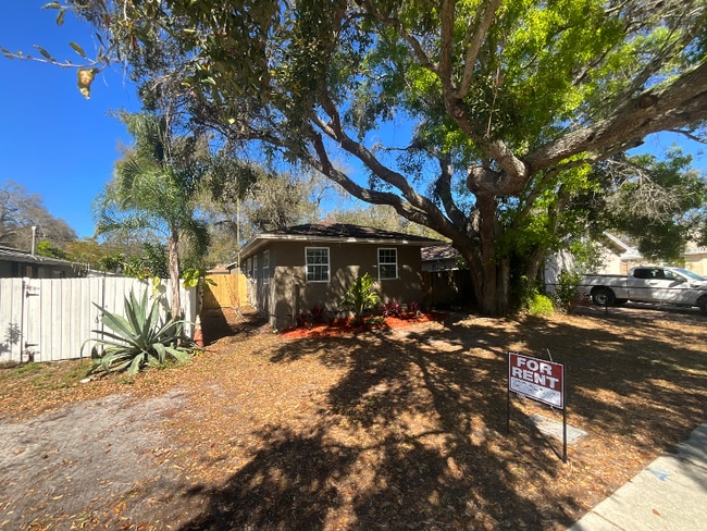 Photo - 32 8th Ave SE