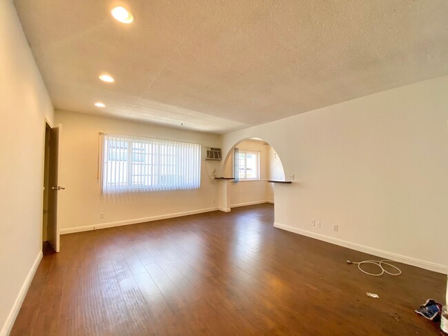 Photo - 3631 Midvale Ave Unidad 6