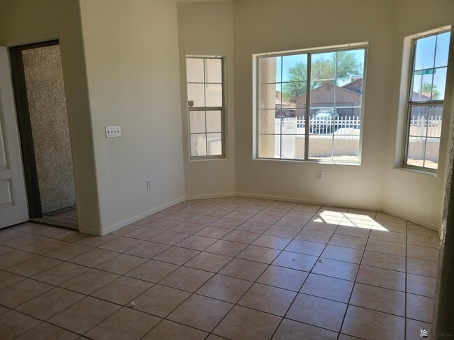 Building Photo - 1691 Dolores Ave Rental