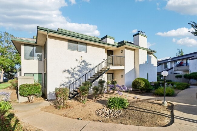 Building Photo - 450 W Vermont Ave Unit 2102