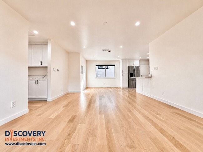 Photo - 3939 Midvale Ave Unidad #C