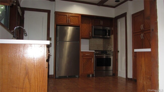 Photo - 100 Hicks Ln