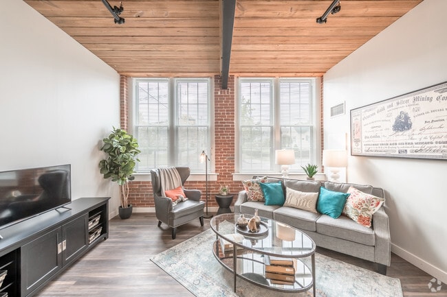 1 BR, 1 BA